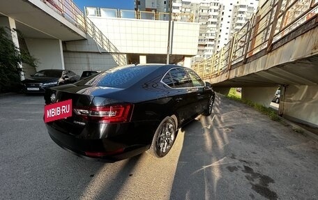 Skoda Superb III рестайлинг, 2018 год, 1 700 000 рублей, 10 фотография