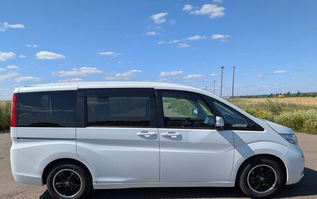 Honda Stepwgn IV, 2017 год, 1 860 000 рублей, 7 фотография