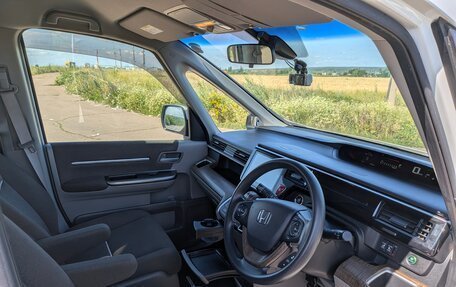 Honda Stepwgn IV, 2017 год, 1 860 000 рублей, 19 фотография