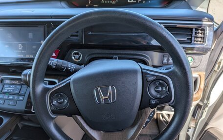 Honda Stepwgn IV, 2017 год, 1 860 000 рублей, 22 фотография