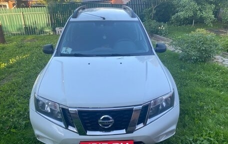 Nissan Terrano III, 2014 год, 900 000 рублей, 4 фотография