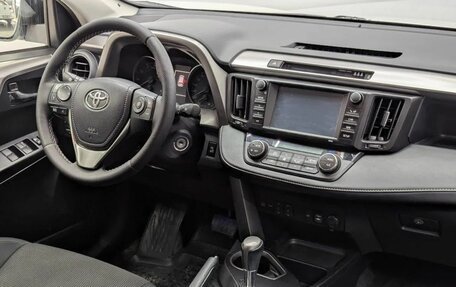 Toyota RAV4, 2016 год, 2 499 000 рублей, 10 фотография