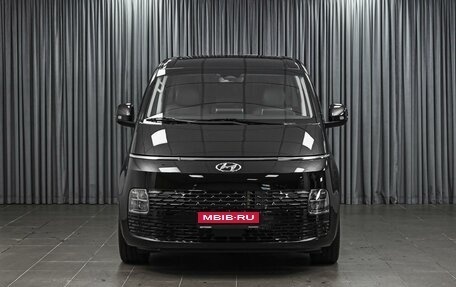 Hyundai Staria, 2023 год, 5 880 000 рублей, 3 фотография