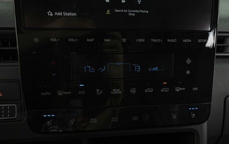 Hyundai Staria, 2023 год, 5 880 000 рублей, 15 фотография