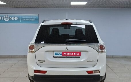 Mitsubishi Outlander III рестайлинг 3, 2013 год, 1 370 000 рублей, 6 фотография