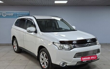 Mitsubishi Outlander III рестайлинг 3, 2013 год, 1 370 000 рублей, 3 фотография