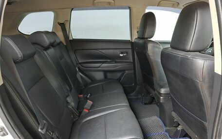 Mitsubishi Outlander III рестайлинг 3, 2013 год, 1 370 000 рублей, 11 фотография