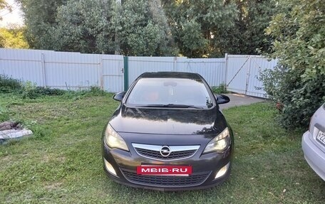 Opel Astra J, 2011 год, 800 000 рублей, 2 фотография