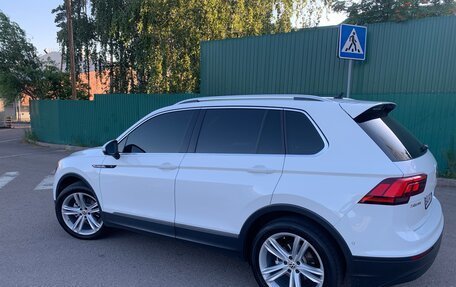 Volkswagen Tiguan II, 2017 год, 2 150 000 рублей, 3 фотография