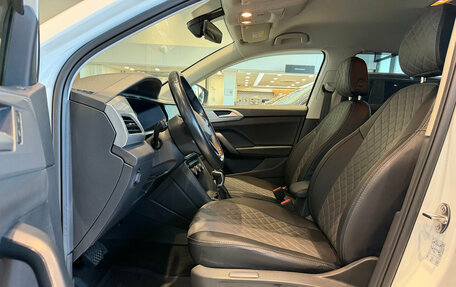 Volkswagen Taos, 2022 год, 2 495 000 рублей, 21 фотография