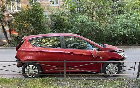 Hyundai Solaris II рестайлинг, 2011 год, 200 000 рублей, 5 фотография