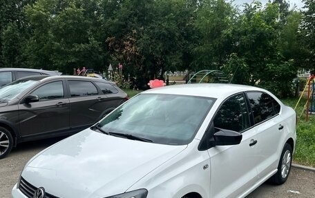 Volkswagen Polo VI (EU Market), 2013 год, 450 000 рублей, 1 фотография