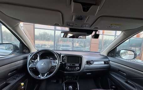 Mitsubishi Outlander III рестайлинг 3, 2019 год, 3 750 000 рублей, 7 фотография