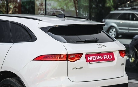 Jaguar F-Pace, 2020 год, 3 289 000 рублей, 13 фотография