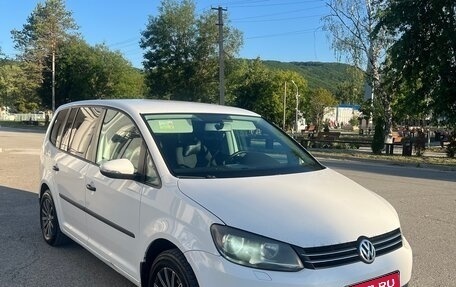 Volkswagen Touran III, 2011 год, 930 000 рублей, 1 фотография