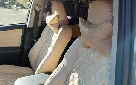 Toyota RAV4, 2015 год, 1 800 000 рублей, 8 фотография
