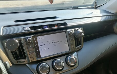 Toyota RAV4, 2015 год, 1 800 000 рублей, 16 фотография