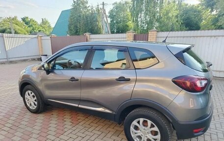 Renault Kaptur I рестайлинг, 2018 год, 1 500 000 рублей, 4 фотография