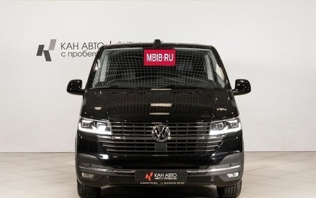 Volkswagen Multivan T6 рестайлинг, 2021 год, 5 200 000 рублей, 2 фотография