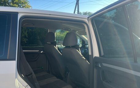 Volkswagen Touran III, 2011 год, 930 000 рублей, 9 фотография