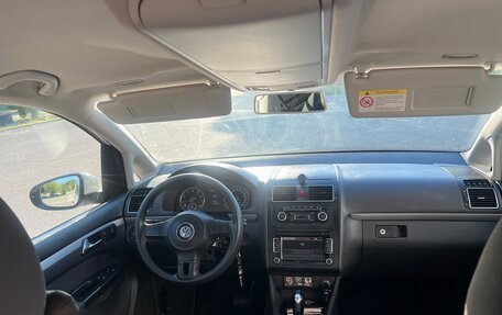 Volkswagen Touran III, 2011 год, 930 000 рублей, 10 фотография