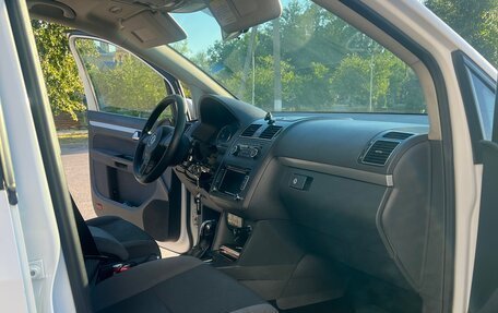 Volkswagen Touran III, 2011 год, 930 000 рублей, 12 фотография