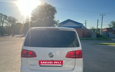 Volkswagen Touran III, 2011 год, 930 000 рублей, 5 фотография