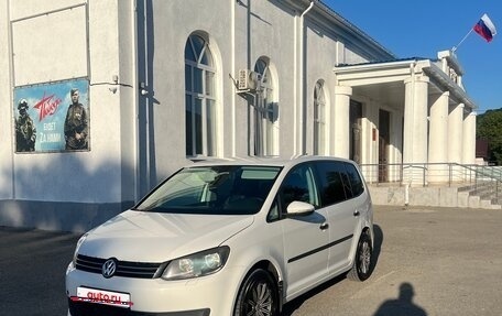 Volkswagen Touran III, 2011 год, 930 000 рублей, 4 фотография