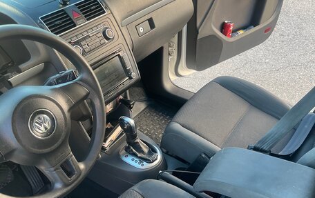 Volkswagen Touran III, 2011 год, 930 000 рублей, 17 фотография
