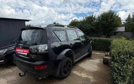 Mitsubishi Outlander III рестайлинг 3, 2010 год, 810 000 рублей, 2 фотография