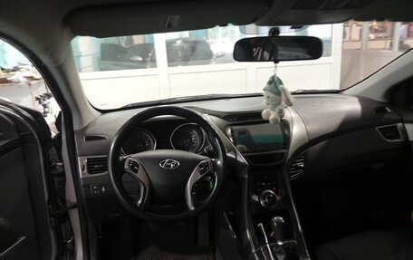 Hyundai Elantra V, 2012 год, 670 000 рублей, 8 фотография