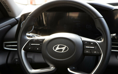 Hyundai Elantra, 2024 год, 2 198 000 рублей, 13 фотография