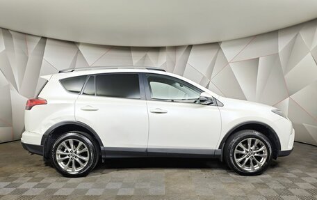 Toyota RAV4, 2017 год, 1 995 000 рублей, 6 фотография