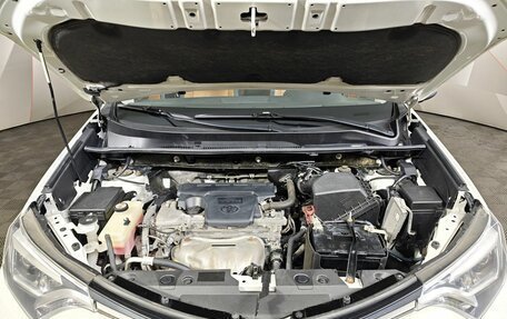 Toyota RAV4, 2017 год, 1 995 000 рублей, 11 фотография