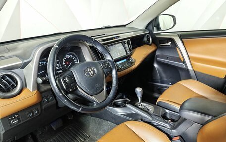 Toyota RAV4, 2017 год, 1 995 000 рублей, 19 фотография