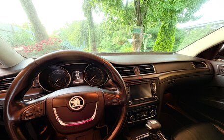 Skoda Superb III рестайлинг, 2011 год, 1 075 000 рублей, 27 фотография