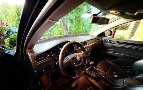 Skoda Superb III рестайлинг, 2011 год, 1 075 000 рублей, 29 фотография