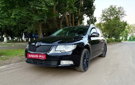 Skoda Superb III рестайлинг, 2011 год, 1 075 000 рублей, 30 фотография