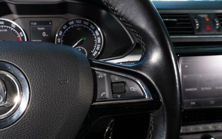 Skoda Superb III рестайлинг, 2017 год, 1 696 000 рублей, 19 фотография