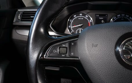 Skoda Superb III рестайлинг, 2017 год, 1 696 000 рублей, 18 фотография