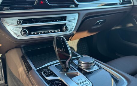 BMW 7 серия, 2018 год, 3 890 000 рублей, 19 фотография