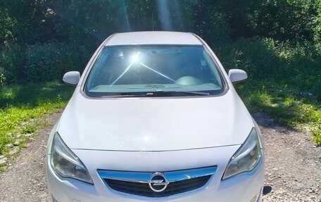 Opel Astra J, 2012 год, 600 000 рублей, 1 фотография