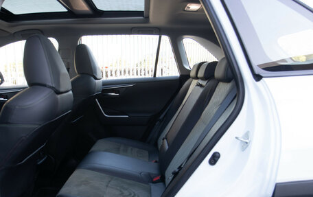 Toyota RAV4, 2025 год, 3 868 000 рублей, 9 фотография