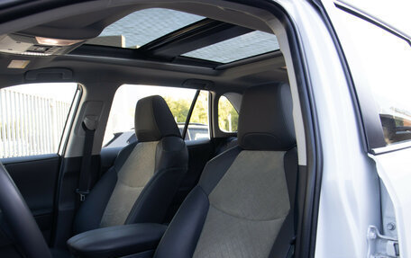 Toyota RAV4, 2025 год, 3 868 000 рублей, 19 фотография