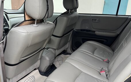 Toyota Highlander III, 2005 год, 890 000 рублей, 22 фотография