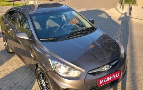 Hyundai Solaris II рестайлинг, 2011 год, 900 000 рублей, 1 фотография