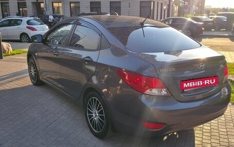 Hyundai Solaris II рестайлинг, 2011 год, 900 000 рублей, 5 фотография