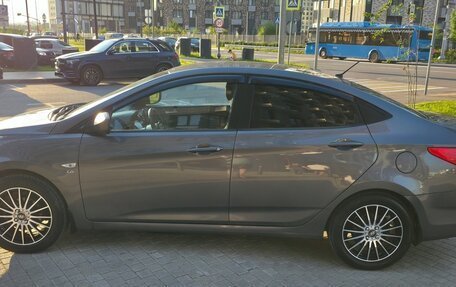 Hyundai Solaris II рестайлинг, 2011 год, 900 000 рублей, 6 фотография