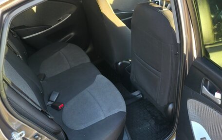 Hyundai Solaris II рестайлинг, 2011 год, 900 000 рублей, 10 фотография
