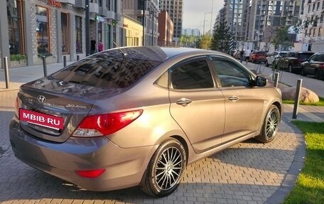 Hyundai Solaris II рестайлинг, 2011 год, 900 000 рублей, 3 фотография